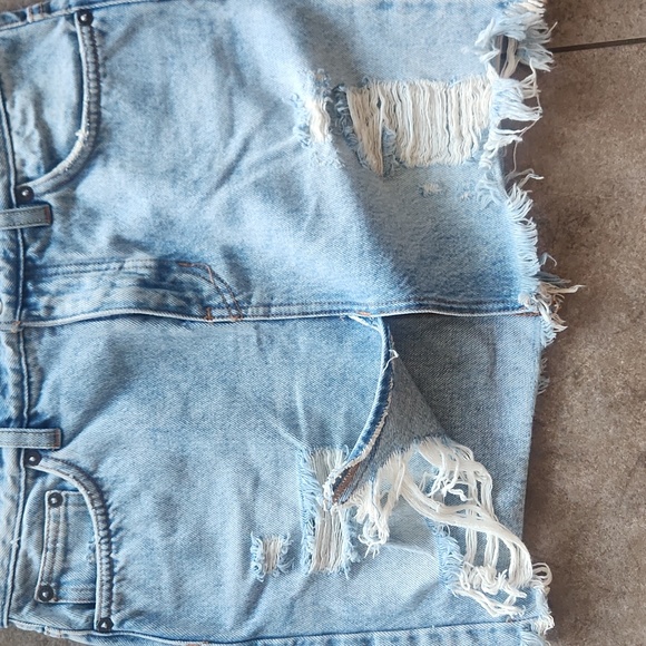 NWOT..We The Free Blue Jean Skirt - Picture 3 of 7
